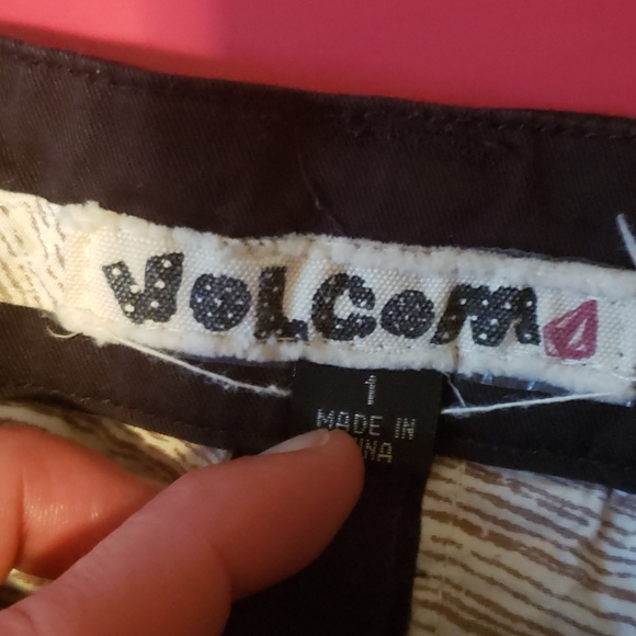 Volcom pants- size 1 - Picture 4 of 8